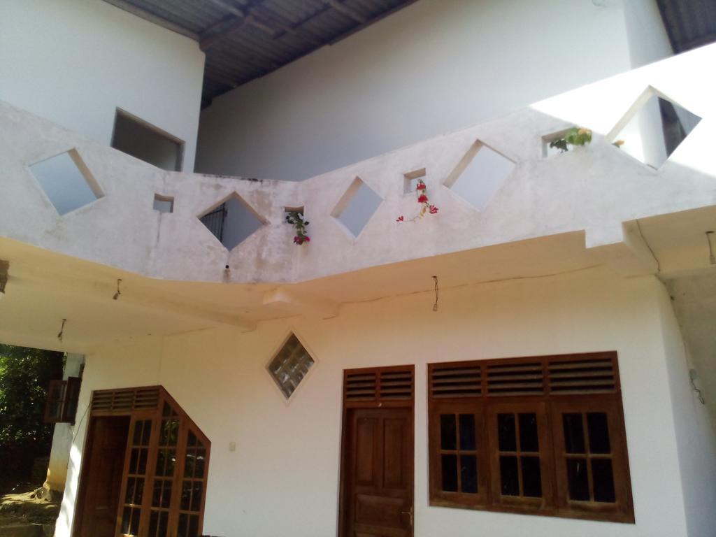Smart Holiday Inn كالي المظهر الخارجي الصورة